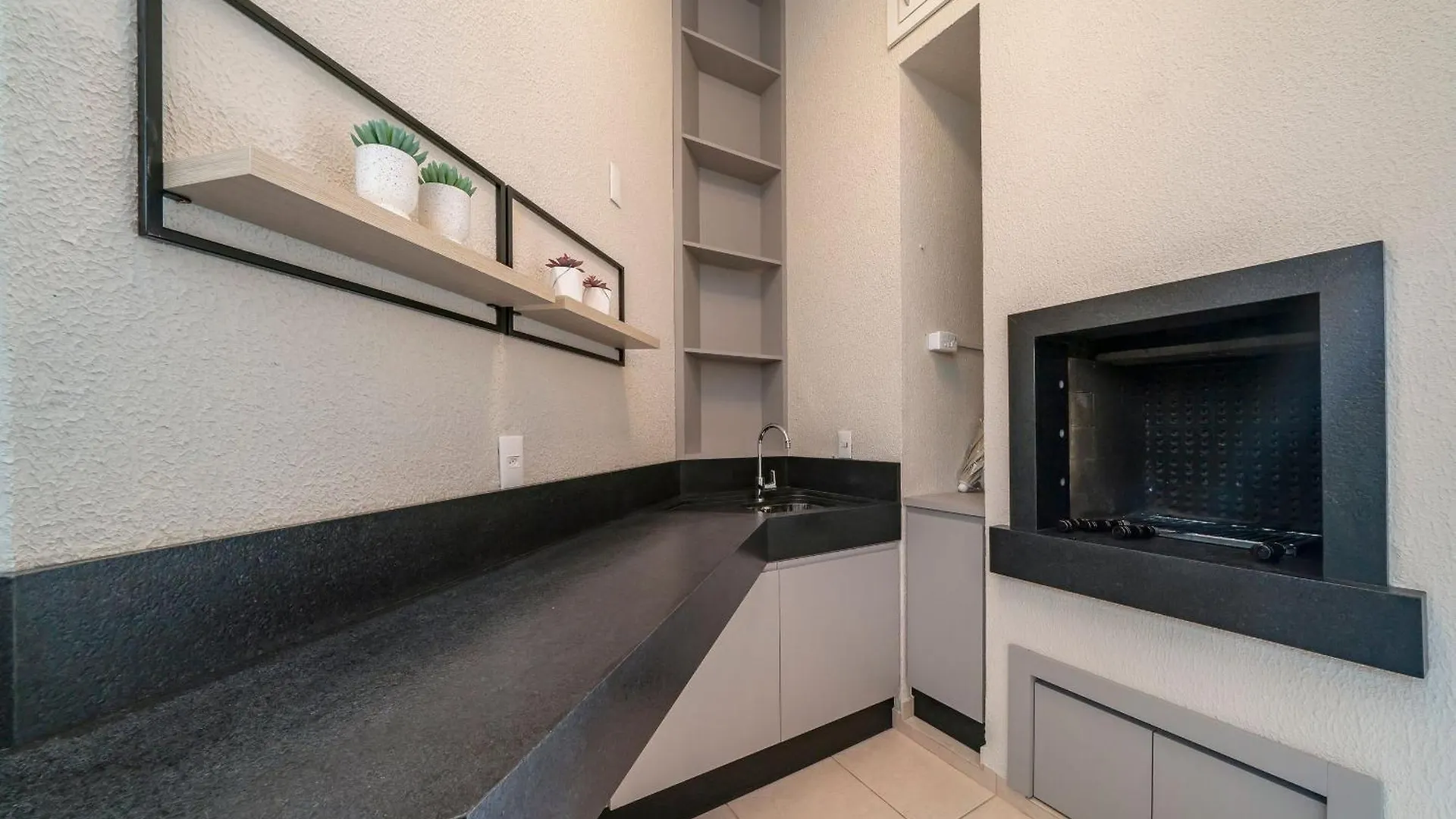 Apartment Porto Canoas 101 - Aconchegante Apartamento Em Bombas - Acomoda 6 Pessoas - A Poucos Metros Da Praia - Bombinhas